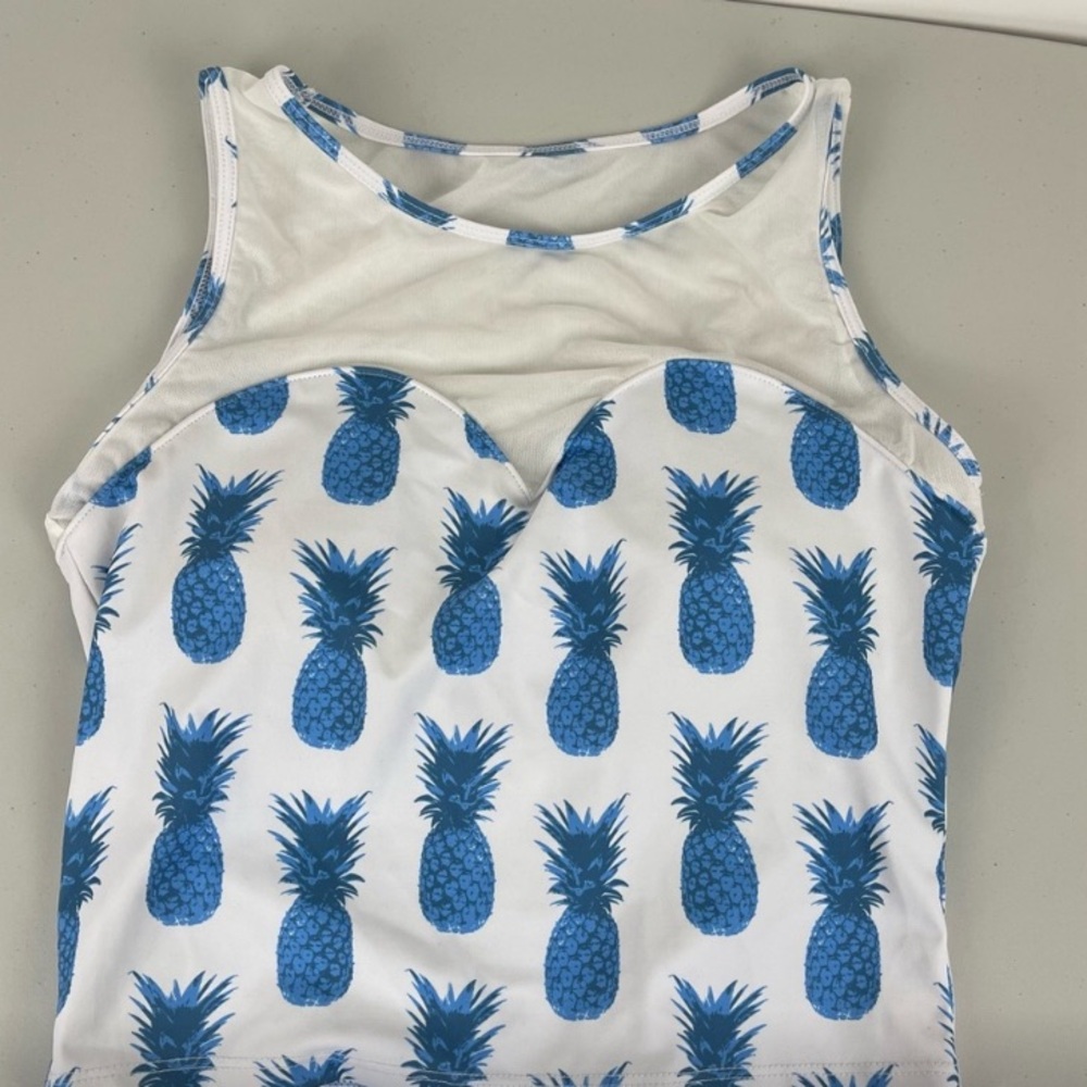 Kortni Jeane Blue Pineapple Print top Size Small